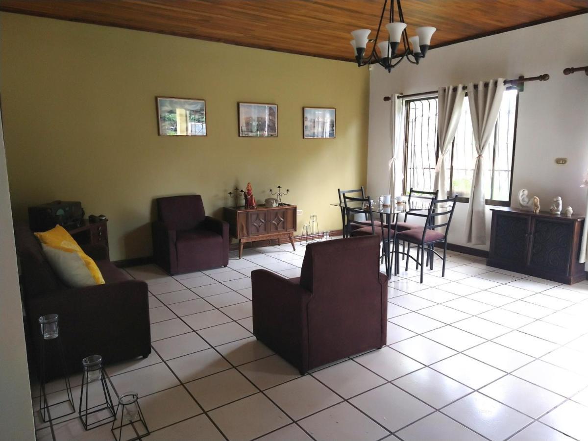 Río SegundoCasa Lorinアパートメント エクステリア 写真