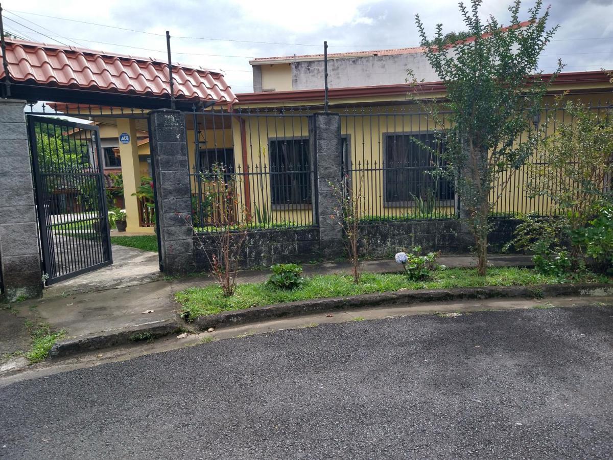 Río SegundoCasa Lorinアパートメント エクステリア 写真
